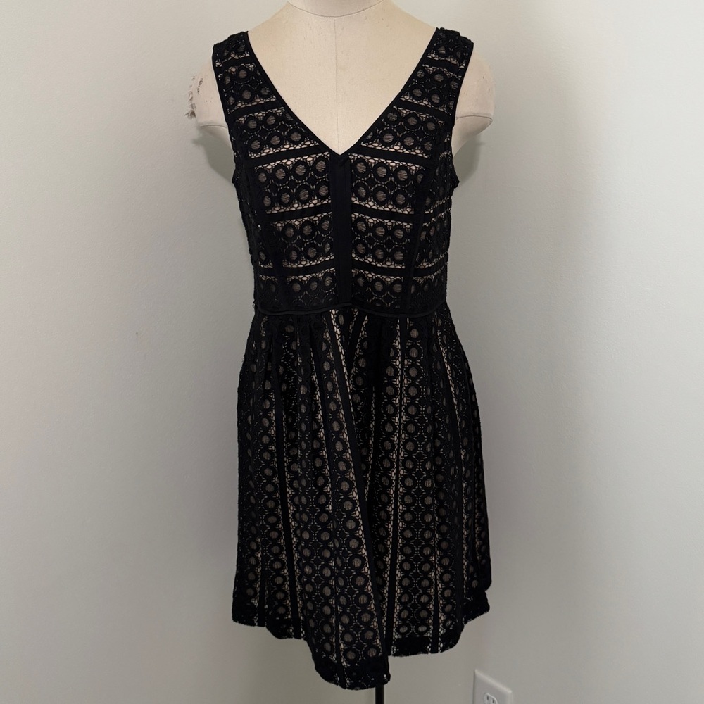 Ann Taylor LOFT Women's 4 Black Lace Fit & Flare Mini Party Dress Sleeveless